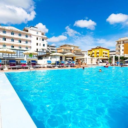לידו די סביו Hotel Tokio Village - Azzurro Club מראה חיצוני תמונה