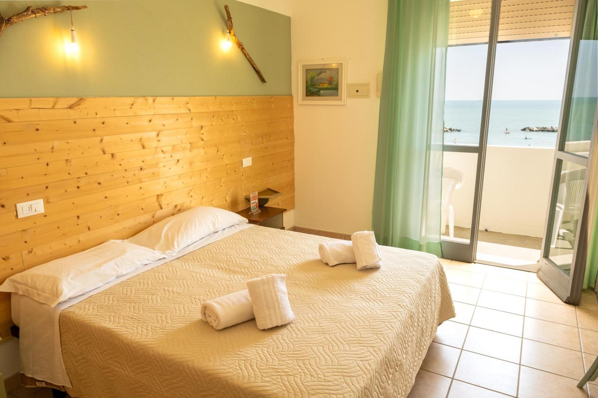 לידו די סביו Hotel Tokio Village - Azzurro Club מראה חיצוני תמונה