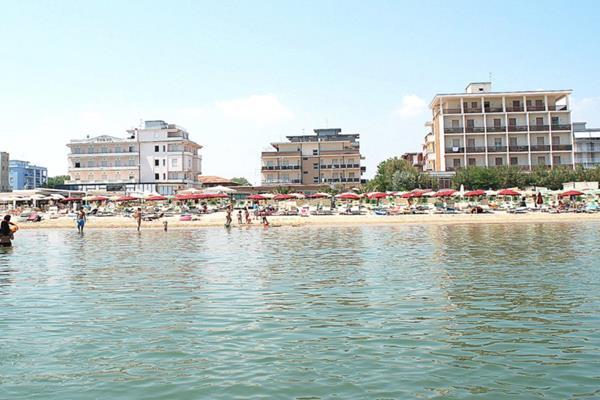 לידו די סביו Hotel Tokio Village - Azzurro Club מראה חיצוני תמונה